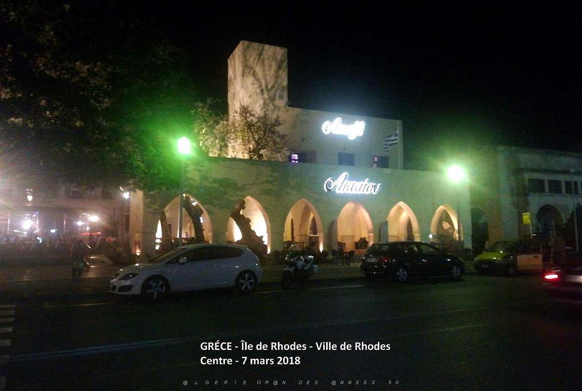236- Rhodes ville et port d'honneur.jpg